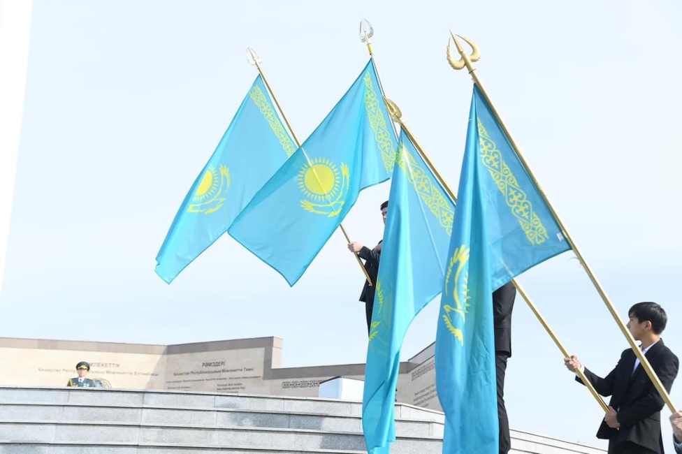 ​РЕСПУБЛИКА КҮНІНДЕ ТҮРКІСТАНДА КӨК ТУ ЖЕЛБІРЕДІ